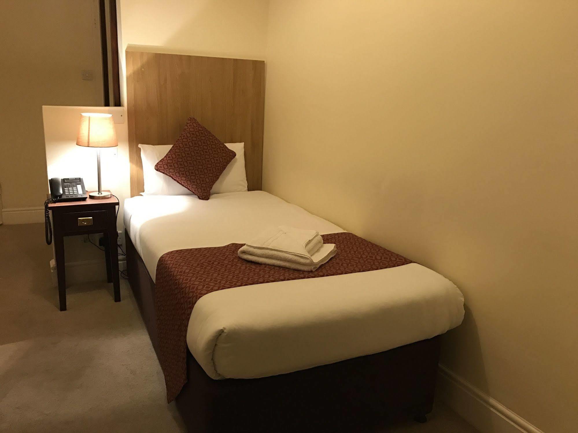 Hotel Oyo The Regency, Clifton Bristol Esterno foto